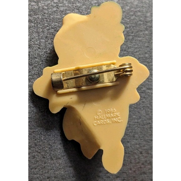 Vintage Hallmark Dancing Bear Pin St Patrick's Day Jig 1986 Leprechaun Shamrock - Picture 2 of 3